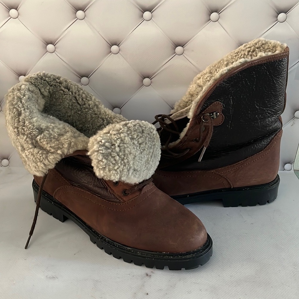 Canada Woman’s Winter Snow Boots Size 9 Leather Color Brown